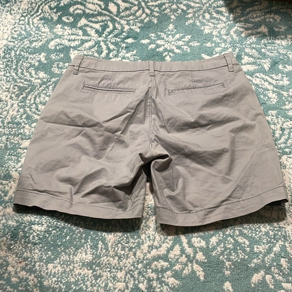 size 2 gray 7” Old Navy Chino shorts - Picture 6 of 8